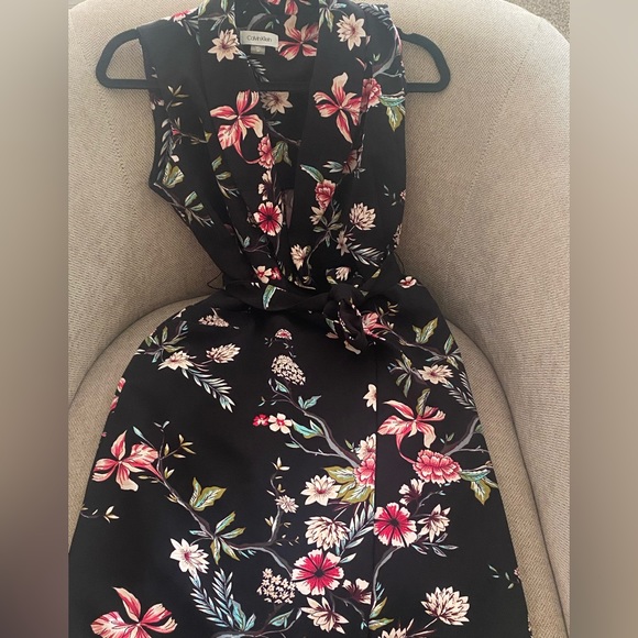 Calvin Klein belted floral print wrap dress - Picture 4 of 5